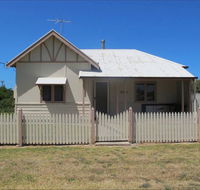 Ellison's Holiday Home - Geraldton Accommodation