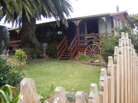 Ironstone Cottage - Geraldton Accommodation 0