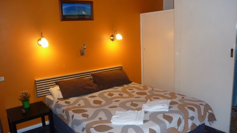 Adelaide Traveller's Inn Backpackers - Geraldton Accommodation 0