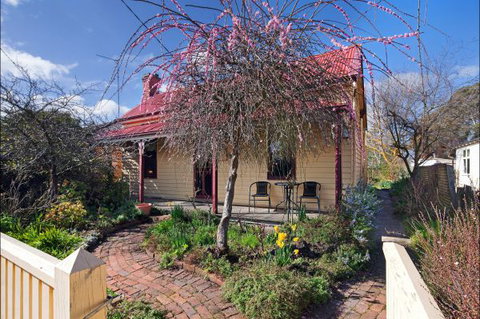 Ripon Cottage - Geraldton Accommodation 0