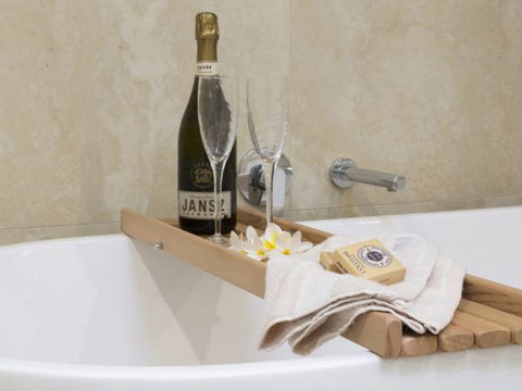 Admiralty Apartments - Geraldton Accommodation 4