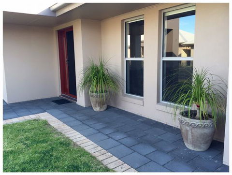 Adore 6 Villa - Geraldton Accommodation 0