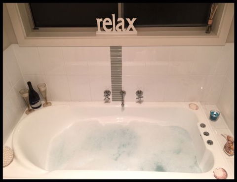 Adore 6 Villa - Geraldton Accommodation 5