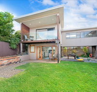 Akama Vista - Couple's retreat - Geraldton Accommodation