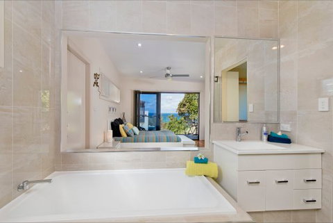 Akama Vista - Couple's Retreat - Geraldton Accommodation 4