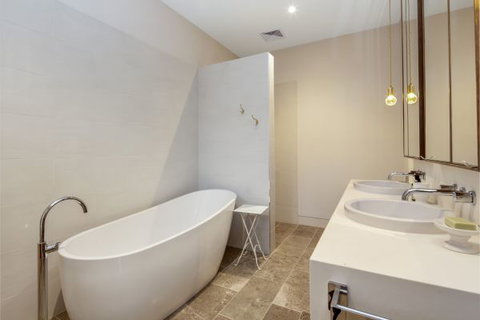 Ballaratprimavera - Geraldton Accommodation 7