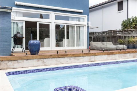 Bondi Blue - Geraldton Accommodation 0