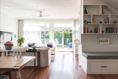 Bondi Blue - Geraldton Accommodation 9