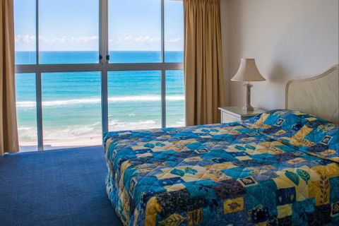 Cashelmara Burleigh Beachfront Apartments - Geraldton Accommodation 2