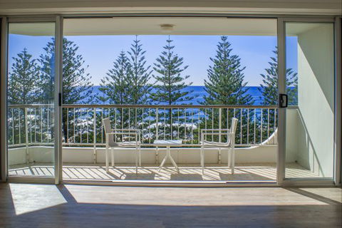Cashelmara Burleigh Beachfront Apartments - Geraldton Accommodation 7