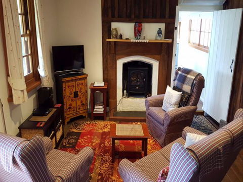 Cameron's Cottage - Geraldton Accommodation 2