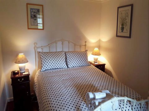Cameron's Cottage - Geraldton Accommodation 3