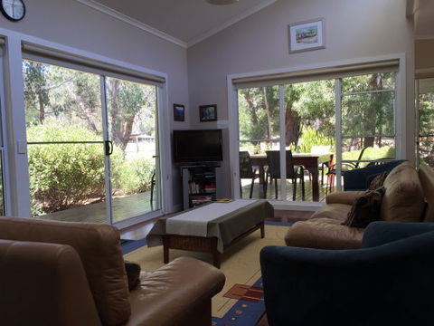 Corella Holiday Cottage - Geraldton Accommodation 4