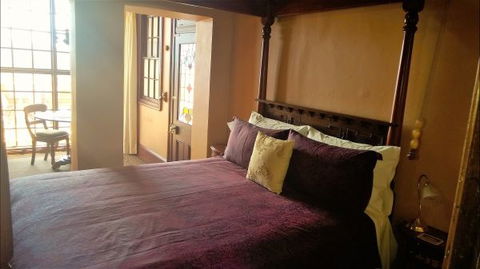 Crown And Anchor Inn - Geraldton Accommodation 2