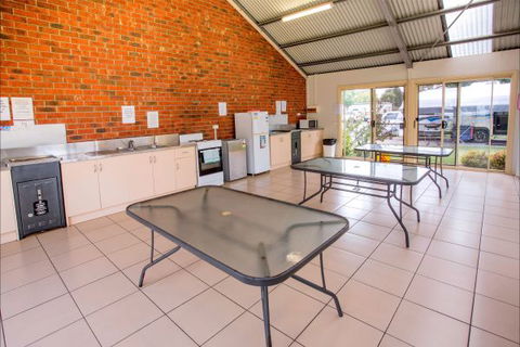 Discovery Parks - Geelong - Geraldton Accommodation 5