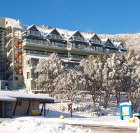 Falls Creek Country Club - Geraldton Accommodation