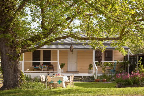 Flop House - Geraldton Accommodation 8