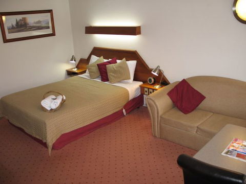 Golden Chain Wine Village Motor Inn - Geraldton Accommodation 6