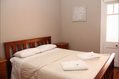 Hotel Corones Charleville - Geraldton Accommodation 3