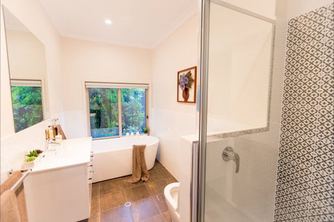 La Flotte - Geraldton Accommodation 6