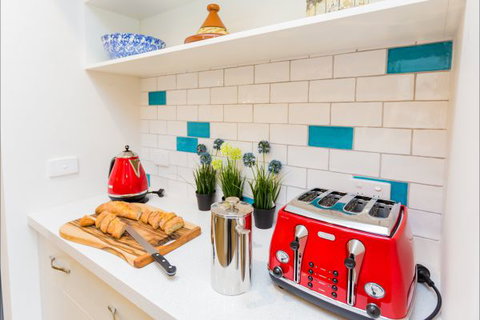 La Flotte - Geraldton Accommodation 8