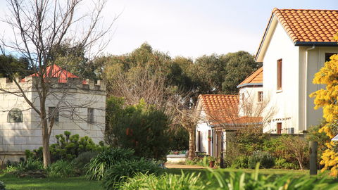 Villa Mont Boutique BnB - Geraldton Accommodation 0