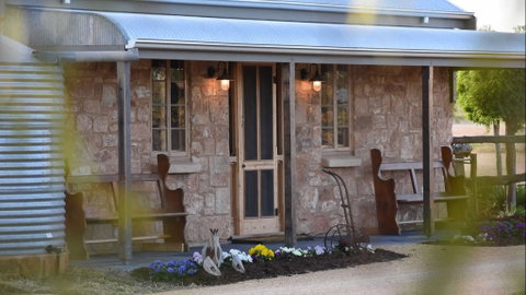 Riverline Cottage - Geraldton Accommodation 0