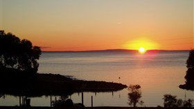 Sunset Retreat - Geraldton Accommodation 0