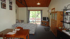 The Old Oak Bed And Breakfast - The Shearing Shed - Geraldton Accommodation 0
