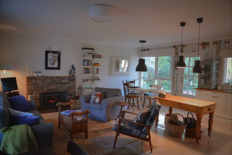 Mrs Simpson Cottage At Norala Garden - Geraldton Accommodation 0