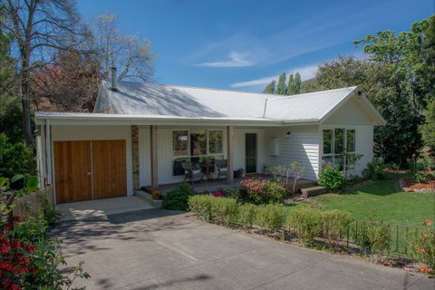 Mrs Simpson Cottage At Norala Garden - Geraldton Accommodation 8