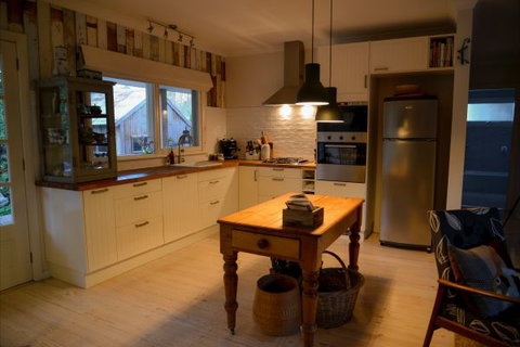 Mrs Simpson Cottage At Norala Garden - Geraldton Accommodation 9