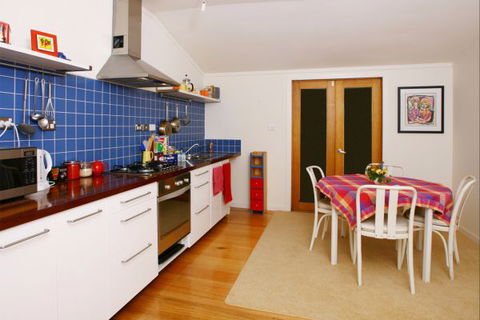 Oakhill Cottage - Geraldton Accommodation 2