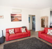 RED FIN part of BLUE FIN HOLIDAY HOMES - Geraldton Accommodation