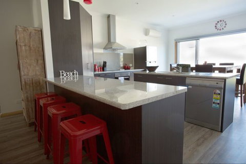 RED FIN Part Of BLUE FIN HOLIDAY HOMES - Geraldton Accommodation 2