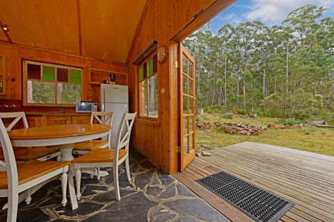 Saintys Creek Cottage - Geraldton Accommodation 4