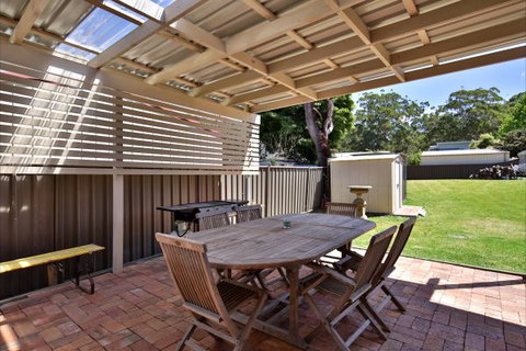 Sandy Toes Beach House - Geraldton Accommodation 1