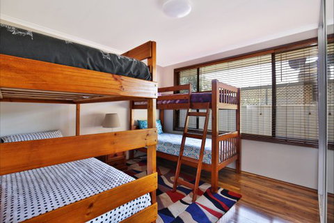 Sandy Toes Beach House - Geraldton Accommodation 3