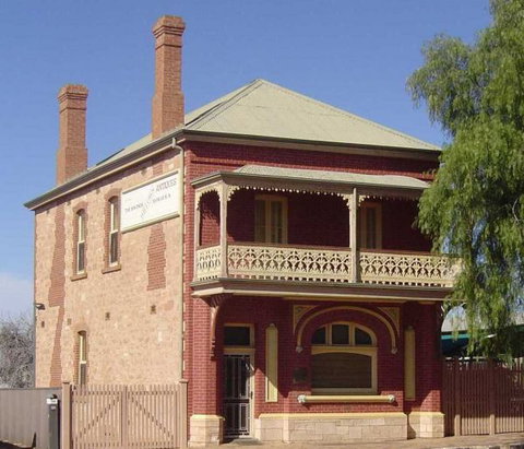 Savings Bank Of South Australia - Old Quorn Branch - Geraldton Accommodation 0