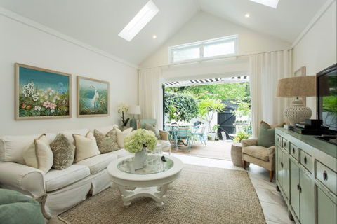 Stylish Interiors In The Bay - Geraldton Accommodation 0