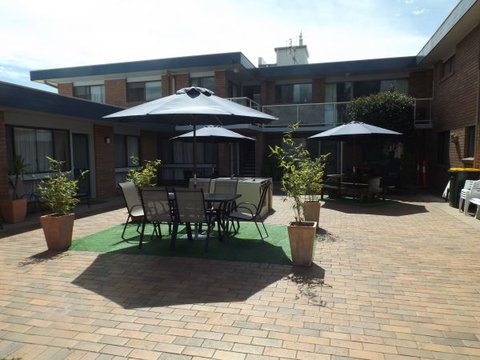 Surfside Holiday Apartments - Geraldton Accommodation 2