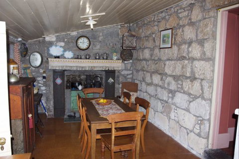 Tara Cottage - Geraldton Accommodation 3