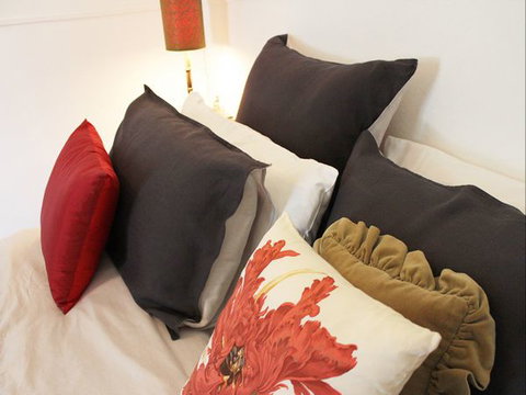 The Gold House - Geraldton Accommodation 2