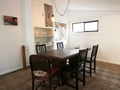 The Gold House - Geraldton Accommodation 3