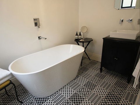 The Gold House - Geraldton Accommodation 8