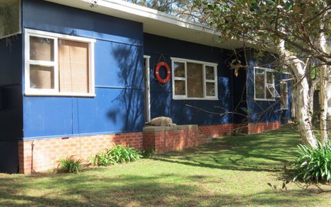 The Classic Beach House - Geraldton Accommodation 0