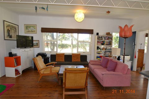 The Classic Beach House - Geraldton Accommodation 2