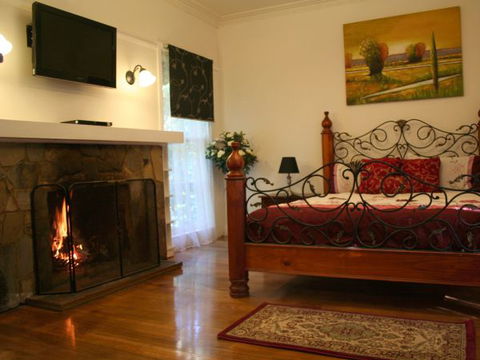 Tudor Cottages Mount Dandenong - Geraldton Accommodation 0