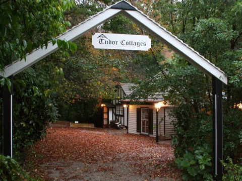 Tudor Cottages Mount Dandenong - Geraldton Accommodation 2