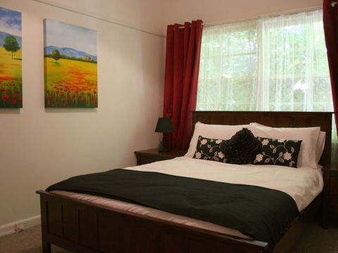 Tudor Cottages Mount Dandenong - Geraldton Accommodation 9